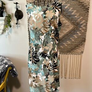 Connected Elegant Tropical Print Midi Dress